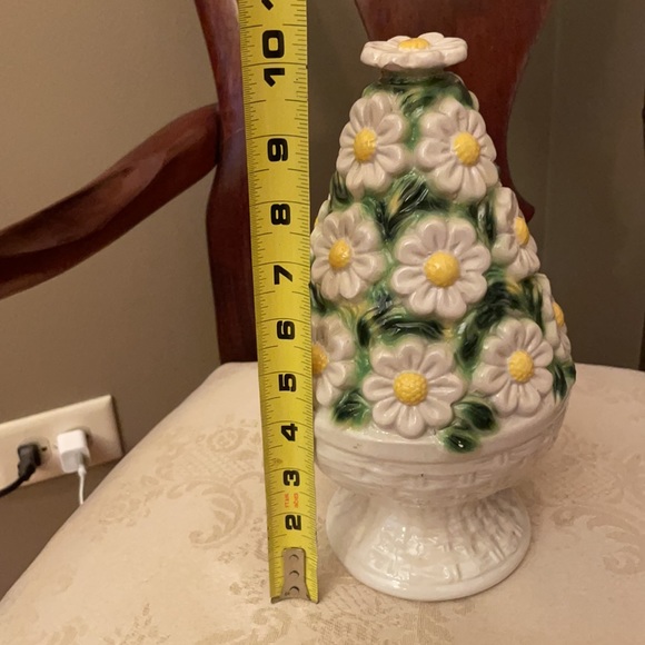 Vintage Italian floral art pottery daisy tree, basket weave pattern on base, EUC - Picture 8 of 9